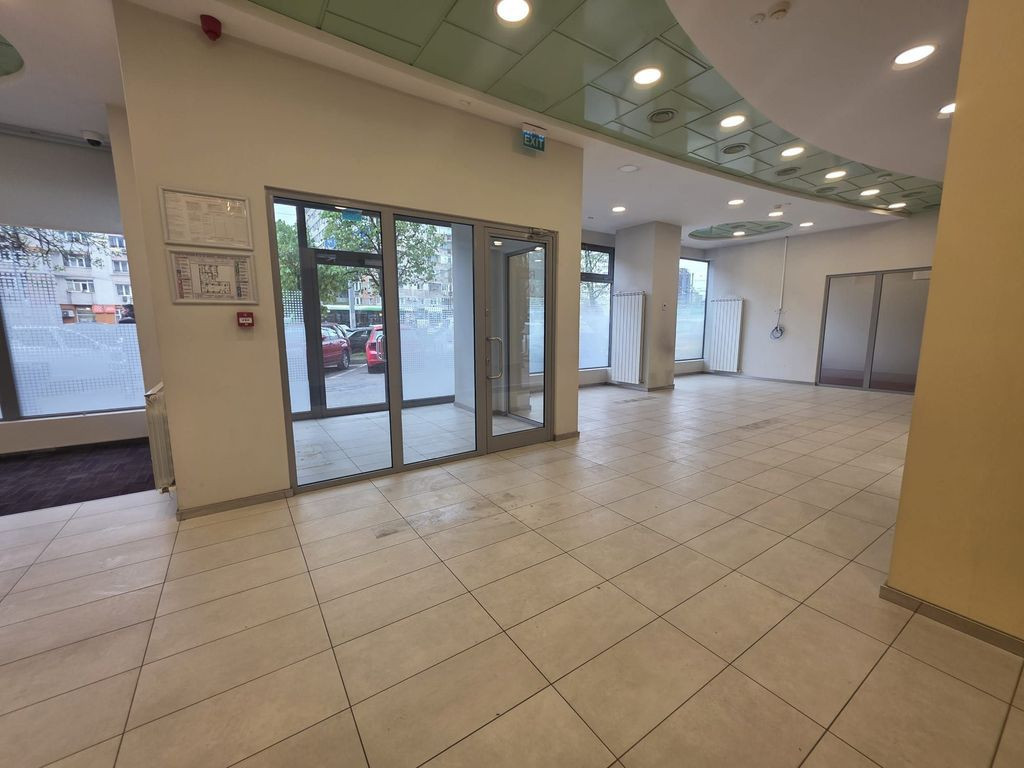 Spatiu comercial cu suprafața de 110/220 mp parter