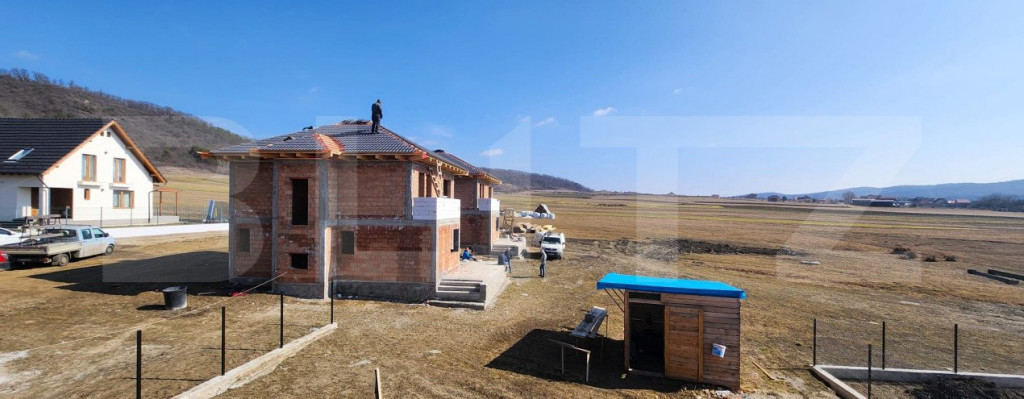 Casa 4 camere cu proveliste panoramica in Corunca