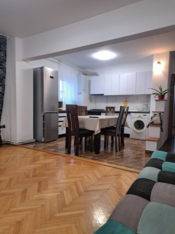 Ap 4 camere decomandate bd mihai viteazul 2x baii