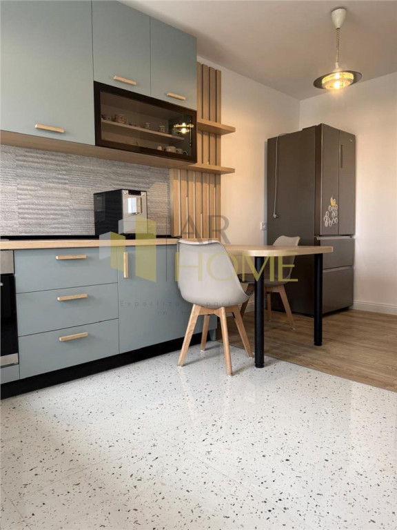 Apartament 3 camere, spatios, prima , zona Piata M. Viteazul