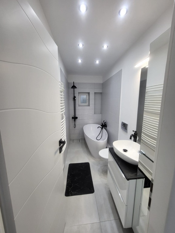 Trocadero /Casa de Cultura / 2 camere , etaj 1