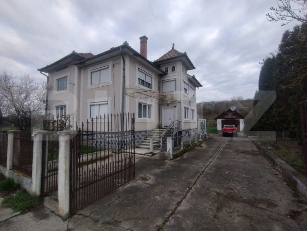 EXCLUSIVITATE! Casa 6 camere, 200 mp+10 ari teren, zona Gala