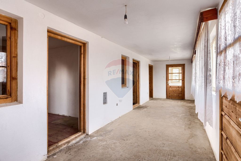 Casă cu teren generos în orașul Pecica