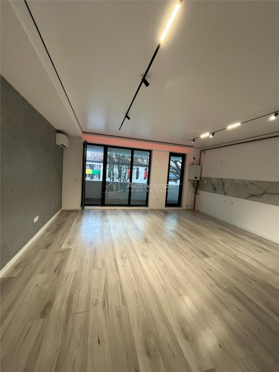 Tiglina1, 2 cam 80mp etaj 1 bloc nou