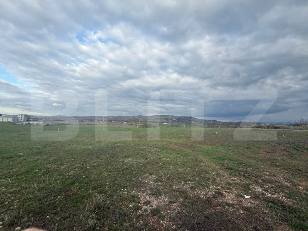 Teren extravilan de vanzare - 5707 mp - Zona 3 Poduri, Sebes