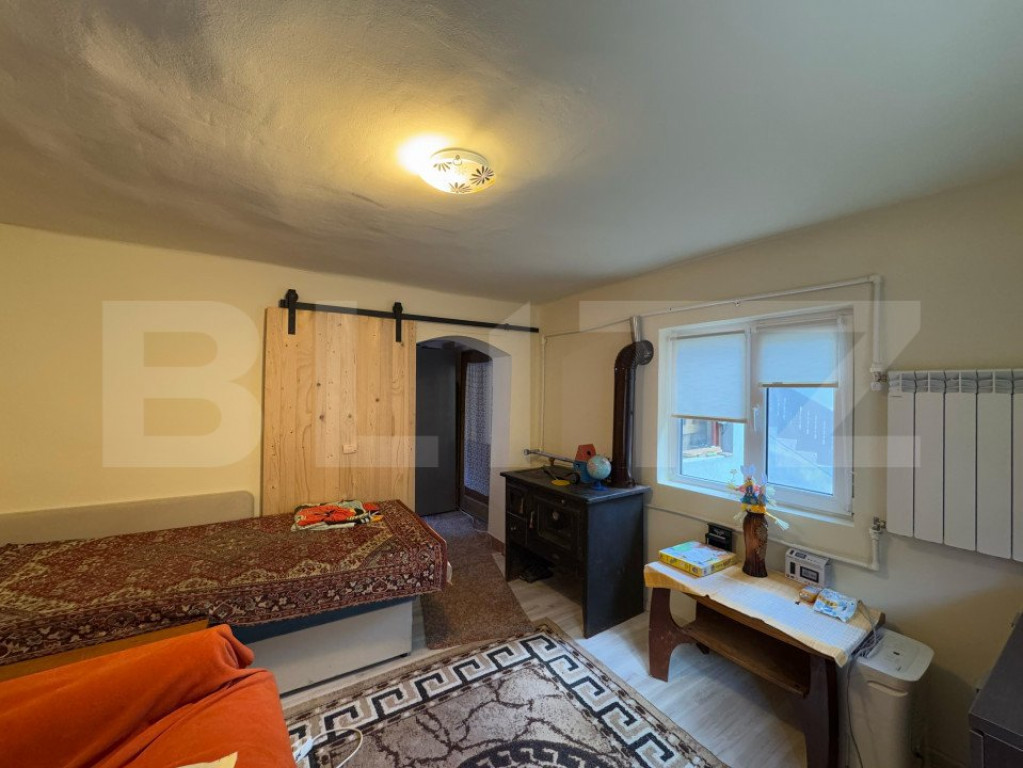 Casa de vanzare, 3 camere, 66 mp, zona Vața de Sus