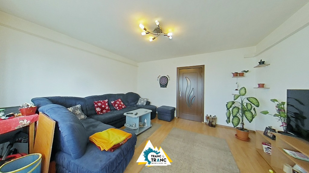 Apartament familial spatios cu 4 camere la Miorita