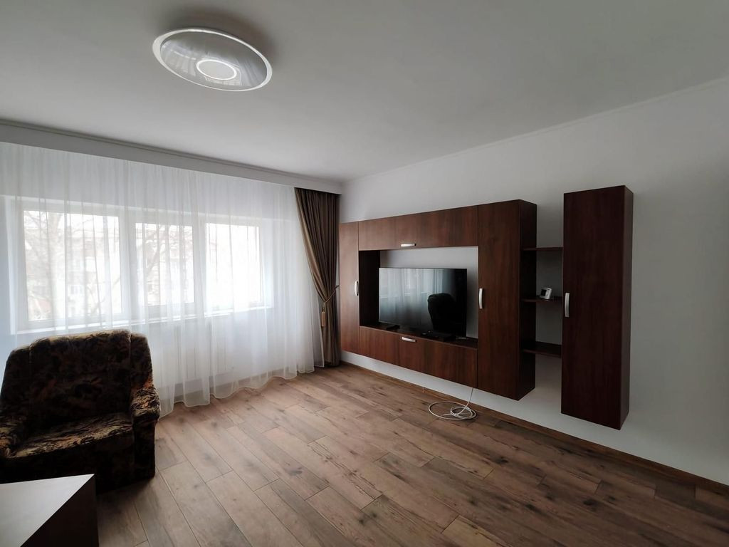 APARTAMENT 3 CAMERE-ZONA CAPITOL
