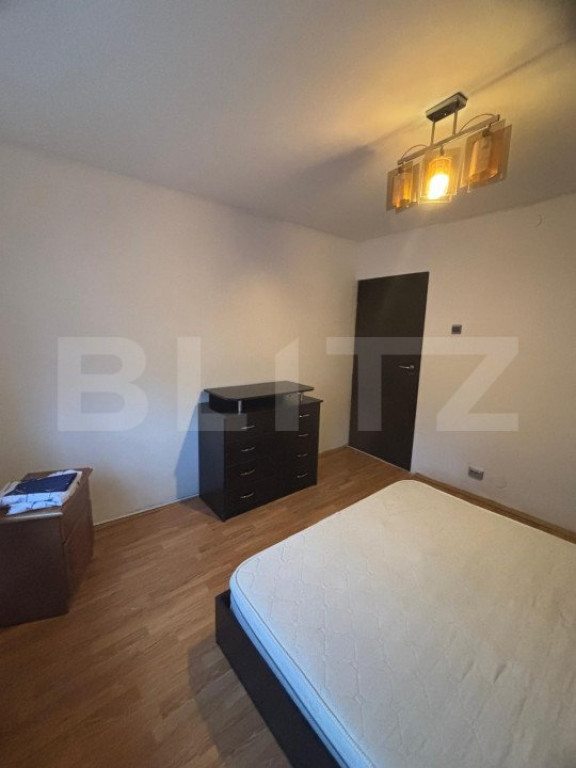 Apartament 3 camere decomandat, centrala termica, AC, zona S