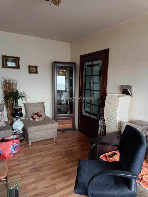 Piata Progresul - 3 camere - mobilat si utilat