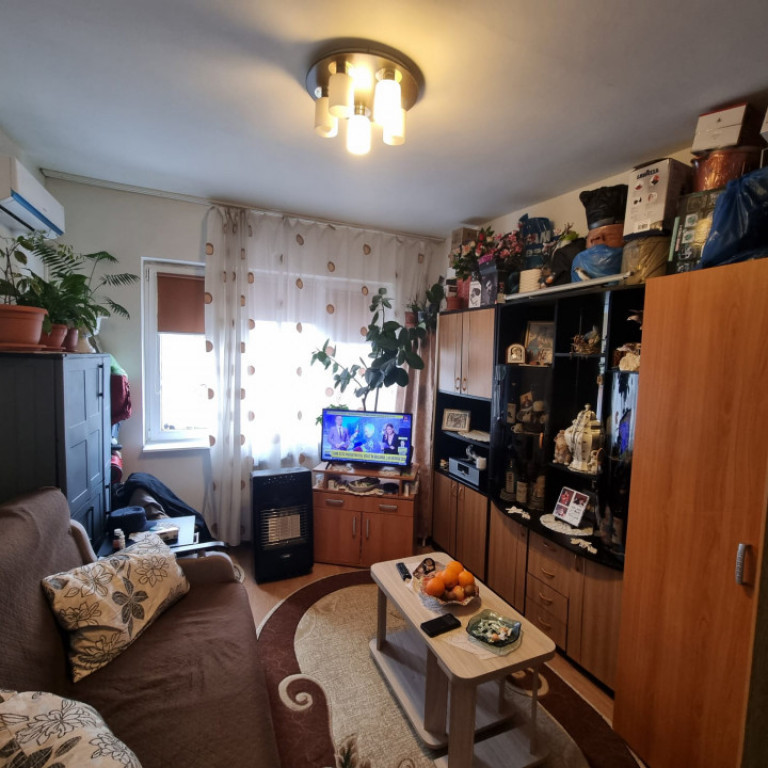 Garsoniera situata in zona CET