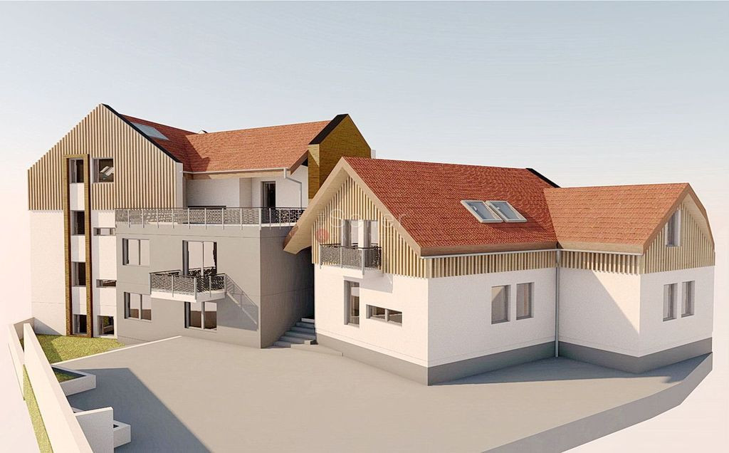 Imobil compus din 8 unitati locative