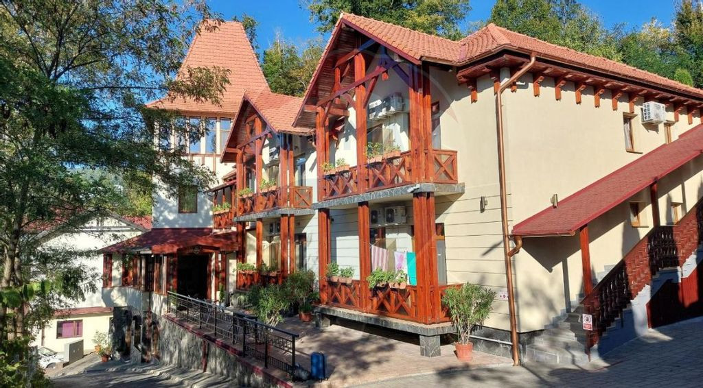 Pensiune superbă de vânzare în Sovata cu nota 9.7 pe B...