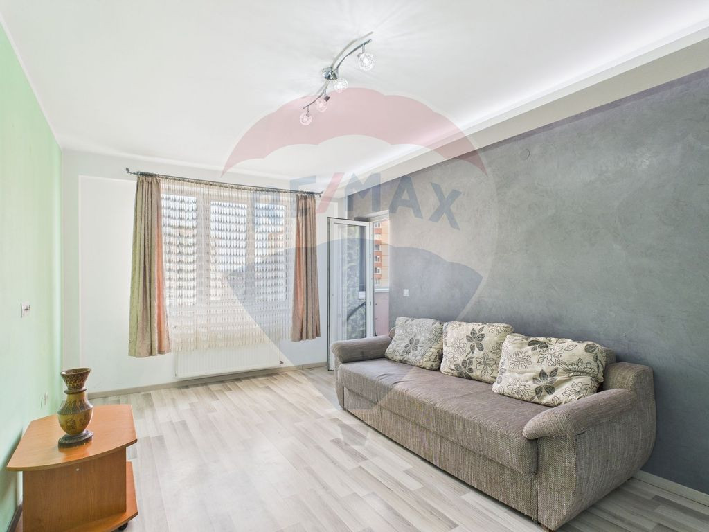 Apartament cu 3 camere de închiriat în zona Astra