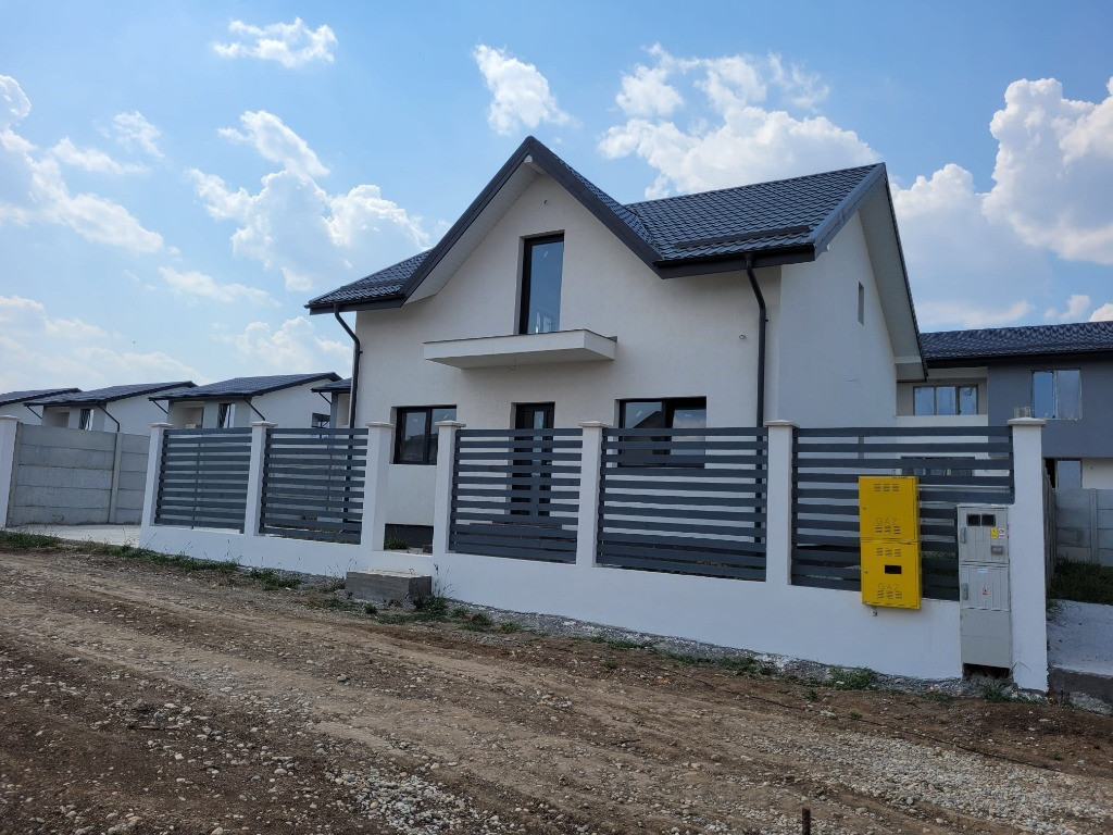 Vila individuala 4 CAMERE/600 M de BLV./Com.Berceni/COMISION 0 %