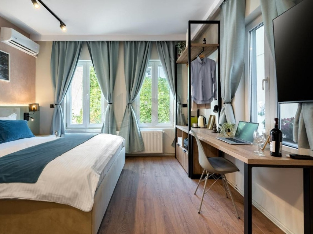 Vila 12 Camere Romana Dacia Eminescu ASE