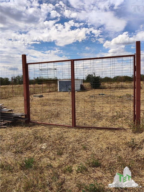 Teren de in Adunatii Copaceni – cu autorizatie de const...