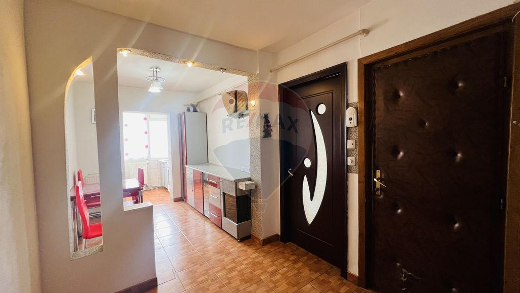 Apartament cu 3 camere decomandate de vanzare