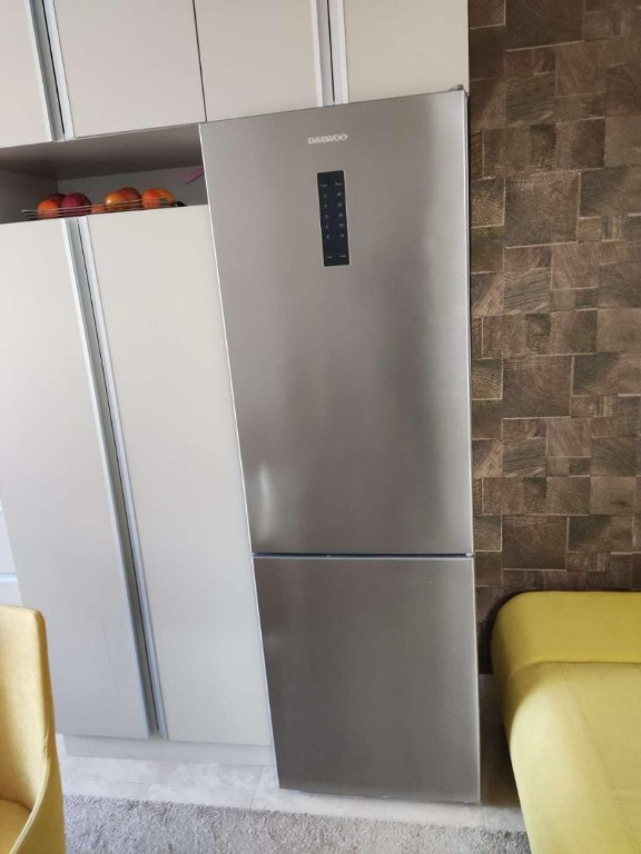 De vanzare in zona Schei garsoniera