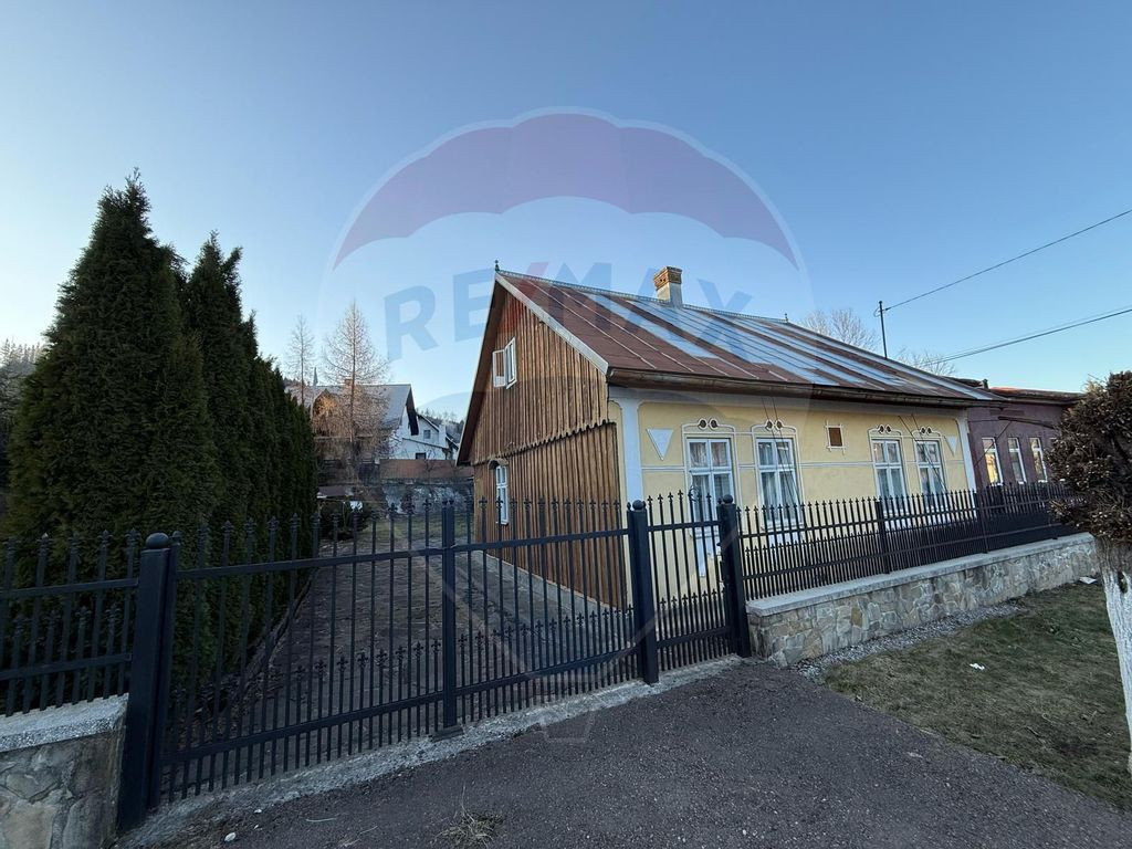 Casă cu teren CENTRAL Putna jud Suceava Bucovina