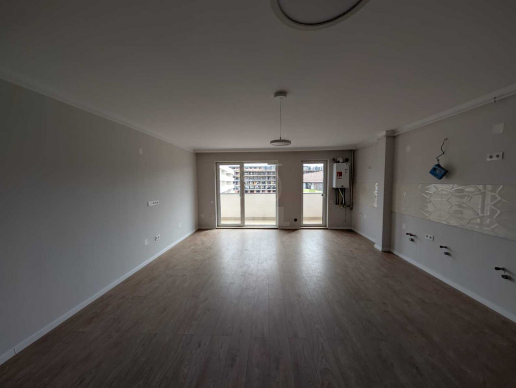 Apartament 2 camere finisat,zona Eroilor