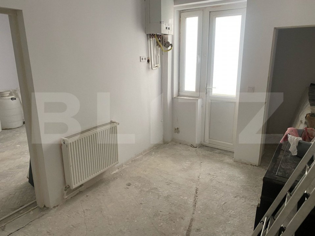 Spatiu comercial de Inchiriat, 2 incaperi, 50 mp, etaj 1, zo