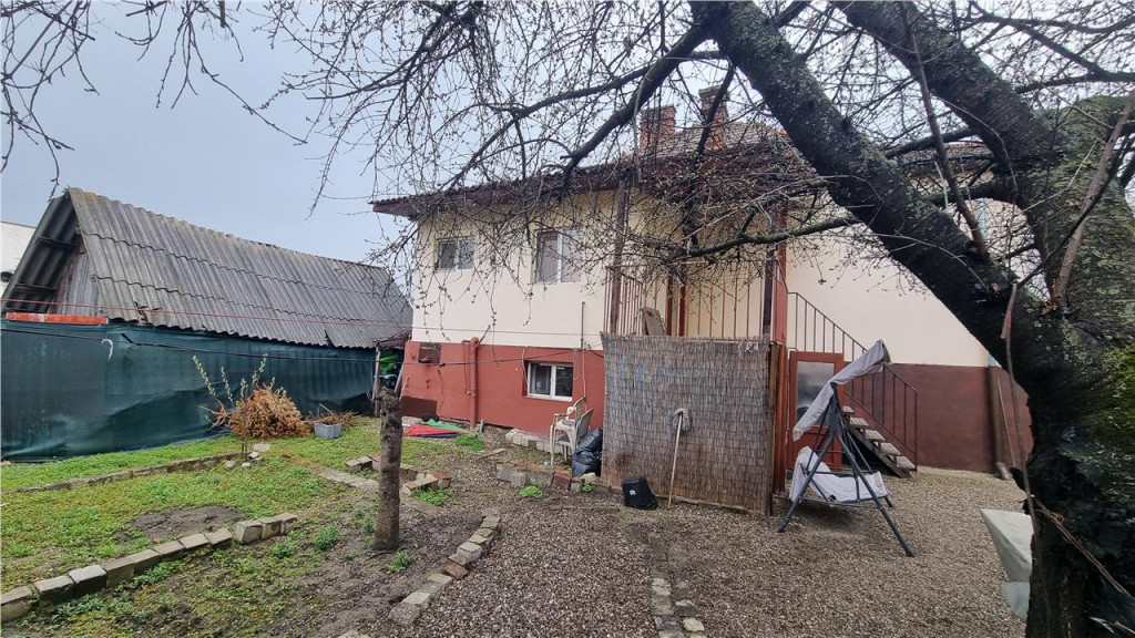 Casa de 4 camere zona Bartolomeu