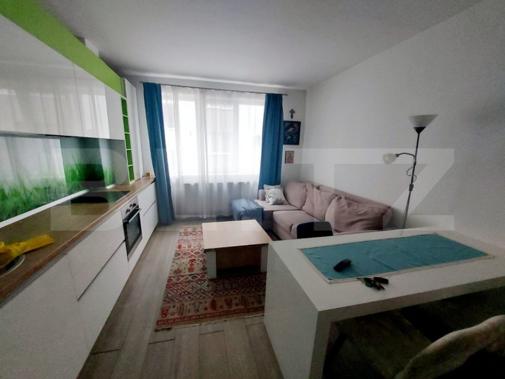 Apartament 2 camere, decomandat, parcare, zona Vivo