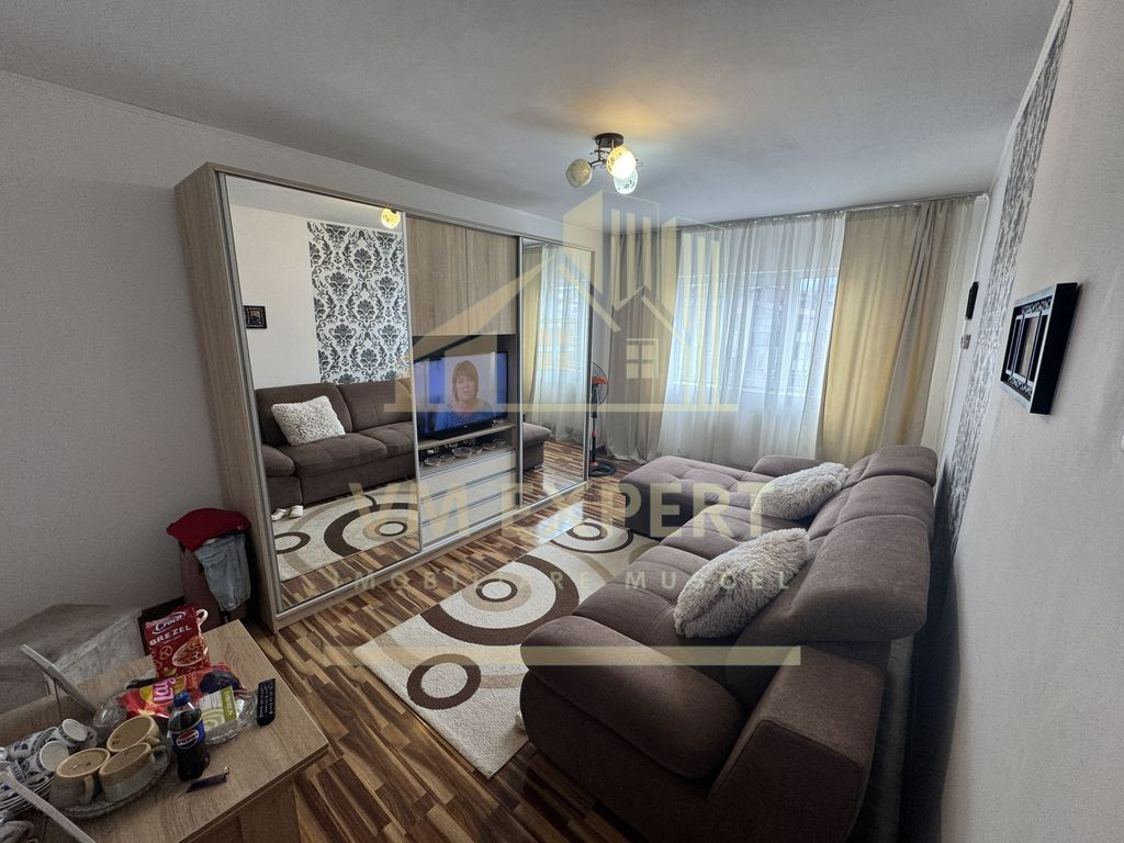 APARTAMENT 3 CAMERE ETAJ 4 VISOI