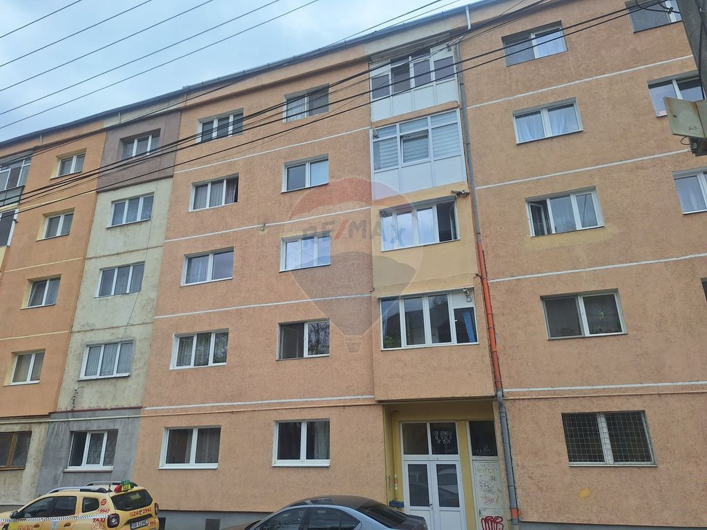 Apartament decomandat, doua bai, de 70 mp utili in Sibiu