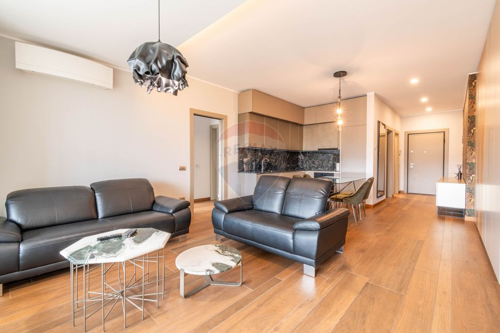 Închiriere Apartament 4 Camere - Complex LOFT, Bună Ziu...