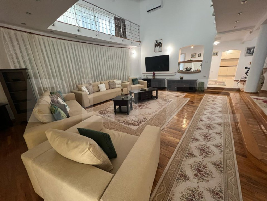 Reședință impunătoare, 6 camere, 430 mp și un teren de