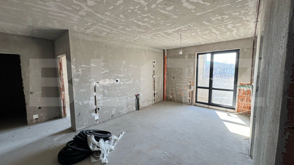 Patru apartamente , cu cate 2 camere, 80 mp , zona Vivo/Mă