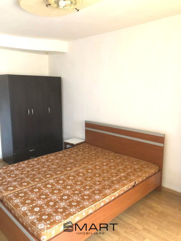 Apartament 3 camere zona Valea Aurie
