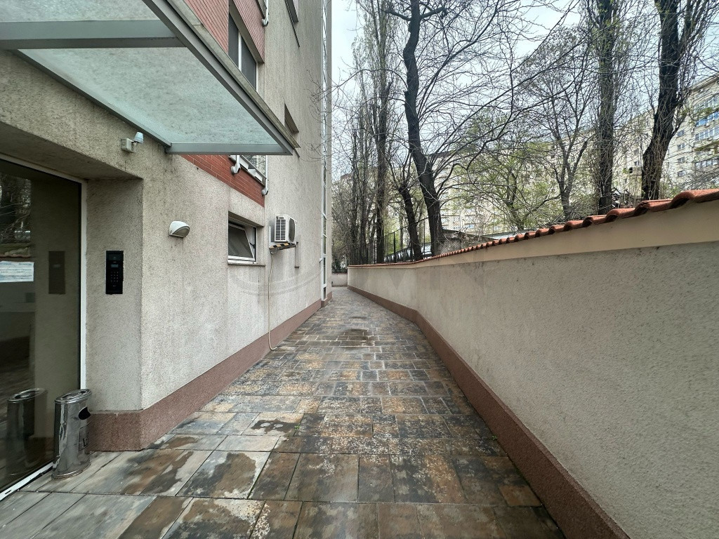 4 camere Victoriei l bloc 2009 l terasa 41mp