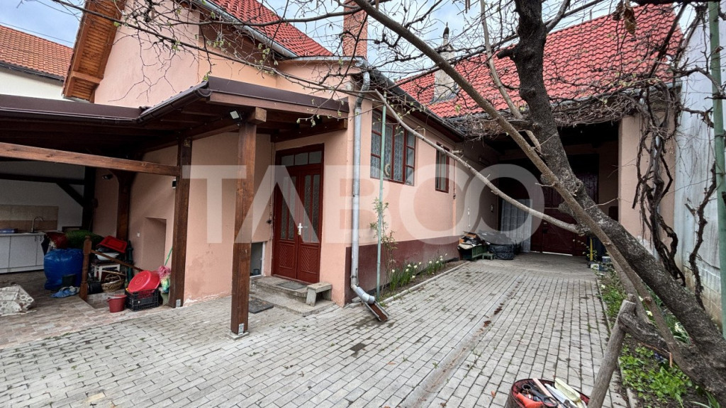 Casa Saseasca deosebita individuala 600mp teren Sura Mare Si