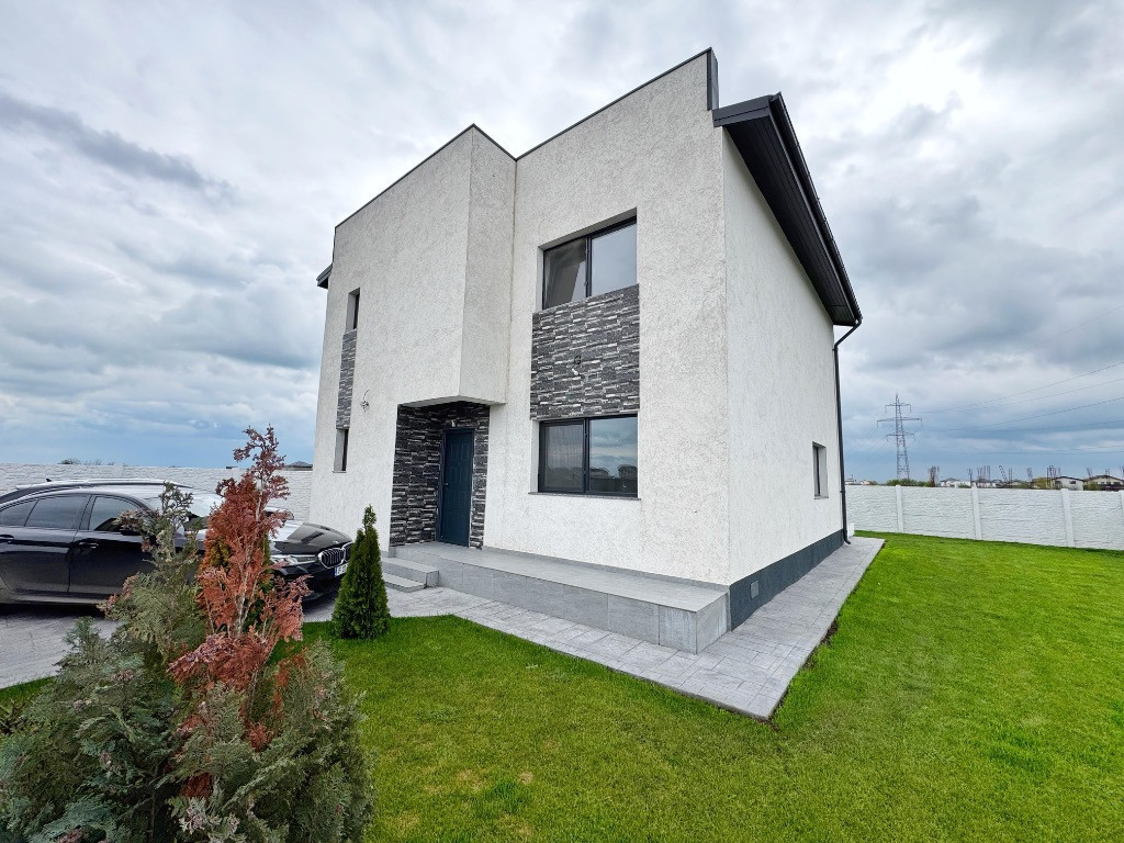 Casa cu POMPA DE CALDURA si PANOURI SOLARE, 4 camere, 2 bai