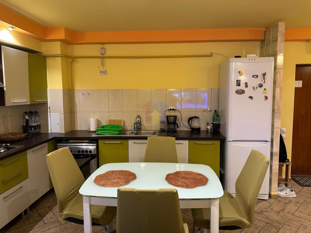 3 camere Mobilat si Utilat, Confort 1 Decomandat, Calarasi -