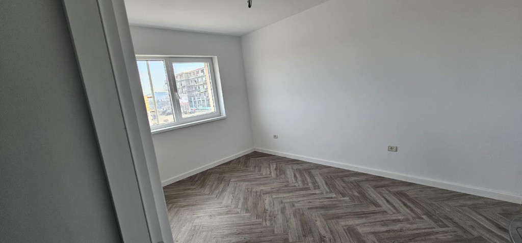 Apartament 3 camere, etaj 1-2, decomandat, 3 balcoane, Subcetate City2