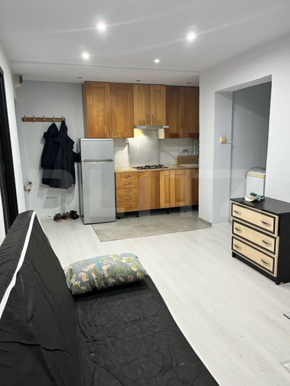 Apartament de inchiriat, cu 2 camere, 45 mp, zona Cetate
