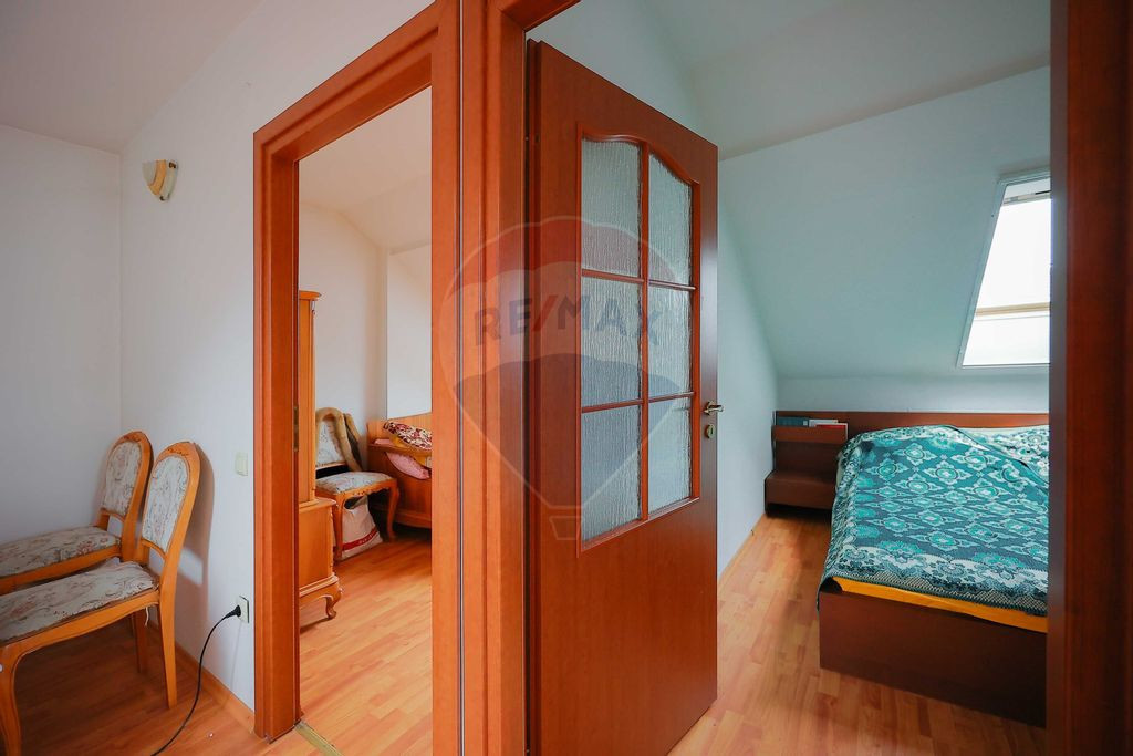 Apartament cu 2 camere, de închiriat, la casă, în Ioșia