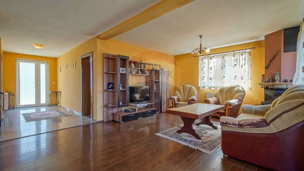 0% COMISION! Casă de vânzare în Hărman – confort, i...