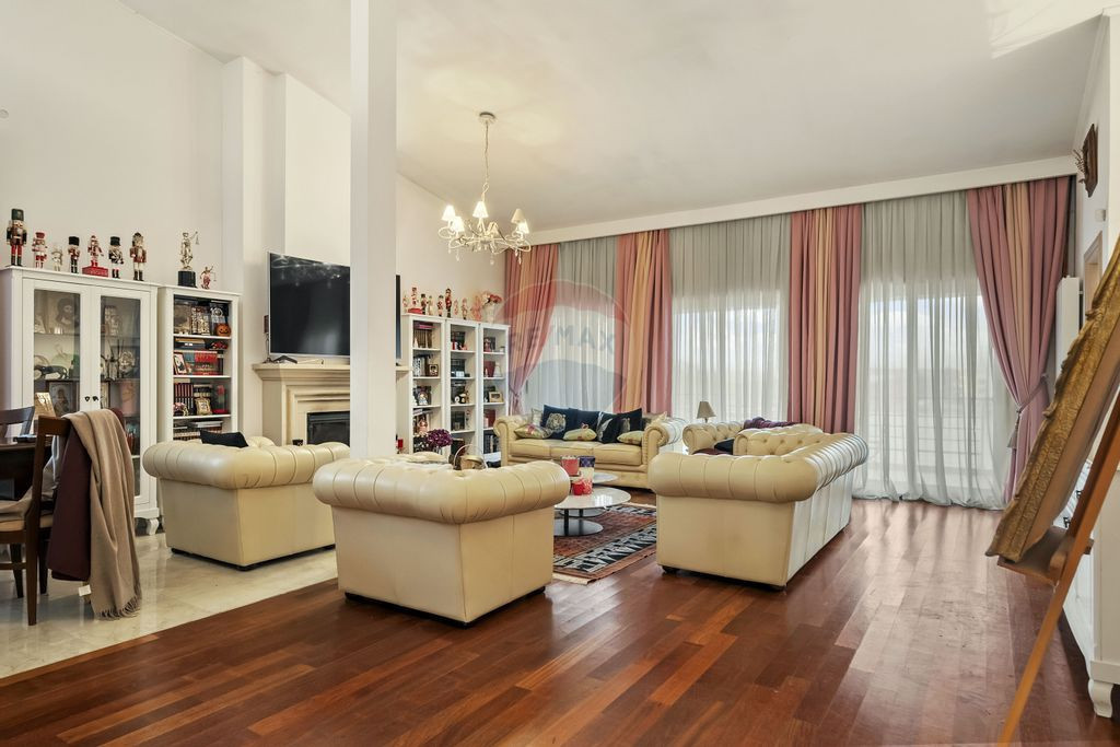 Vila/ 2 Duplexuri in Snagov cu iesire la Lac si la terenu...