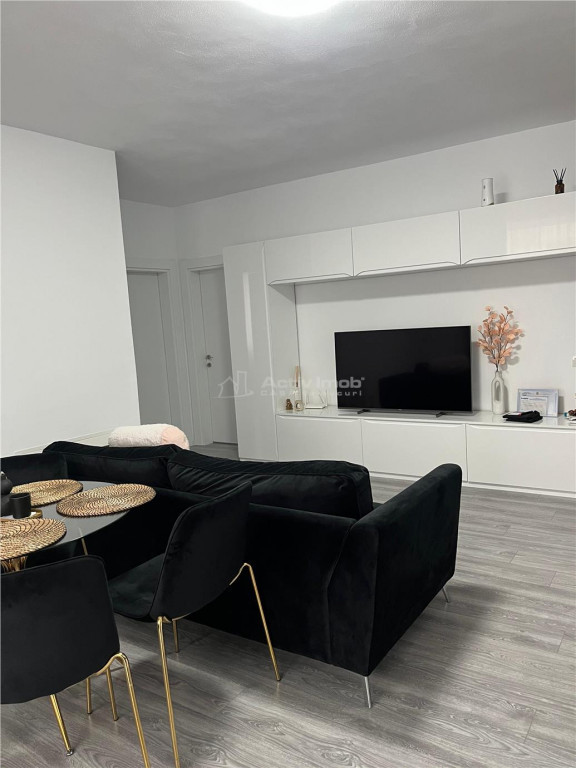 Apartament de inchiriat - 3 camere