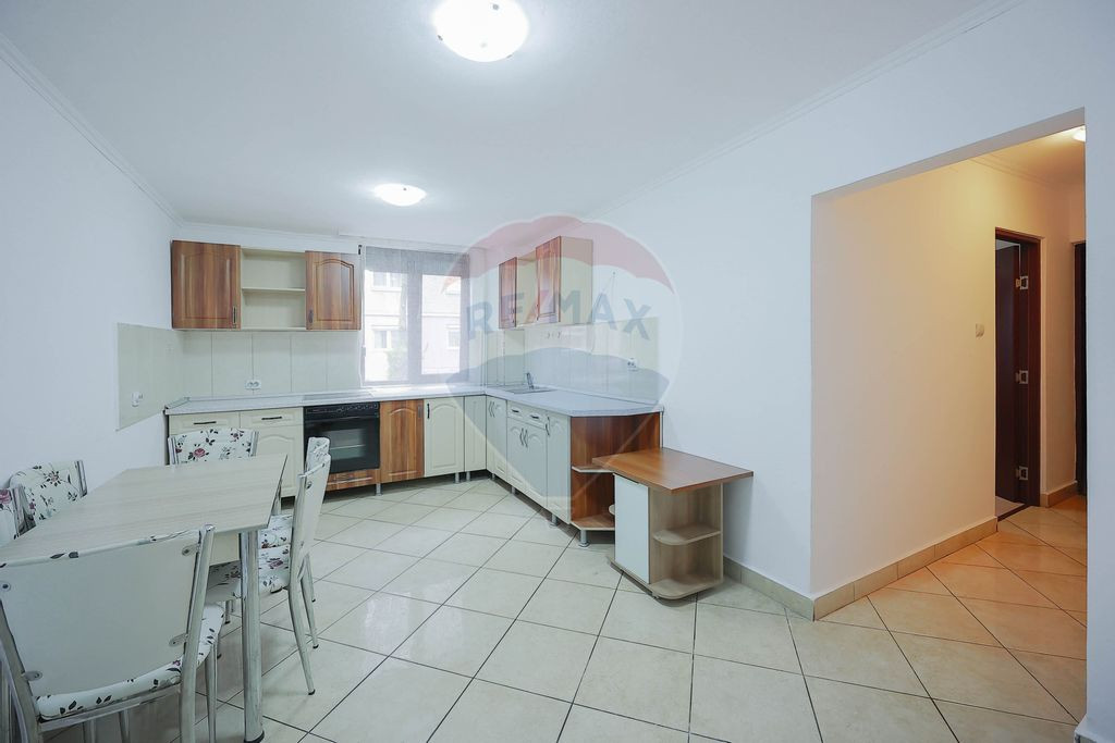 Apartament cu 2 camere de vânzare în zona Rogerius
