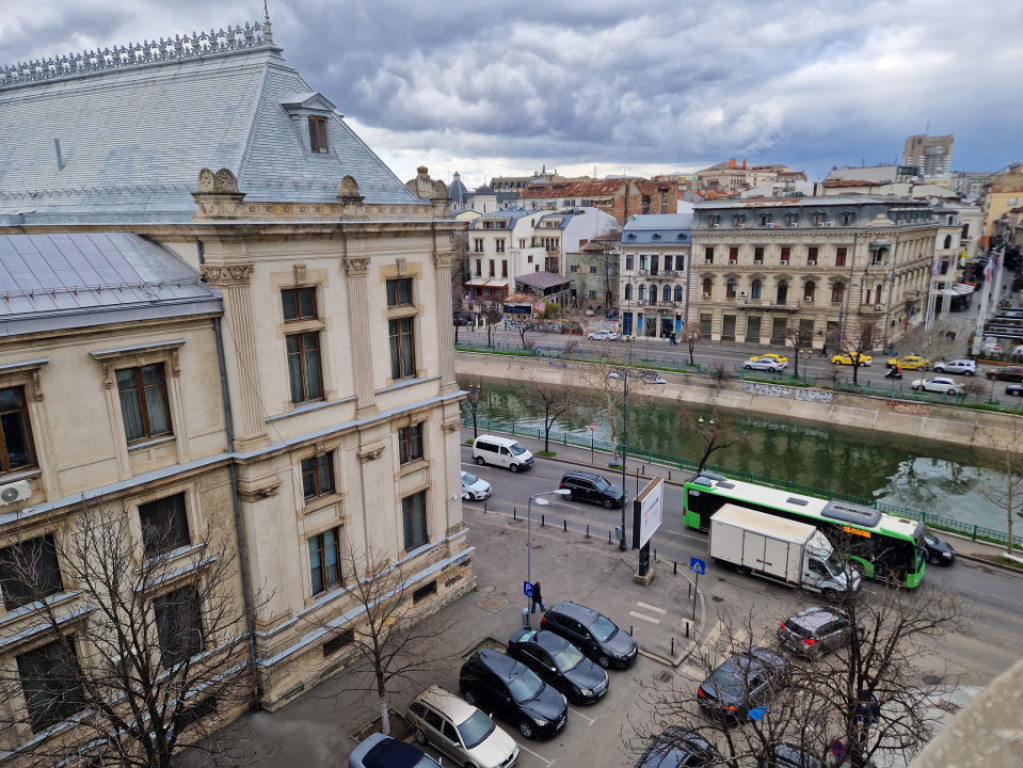 Apartament complet mobilat si utilat - Unirii - Curtea de Ap