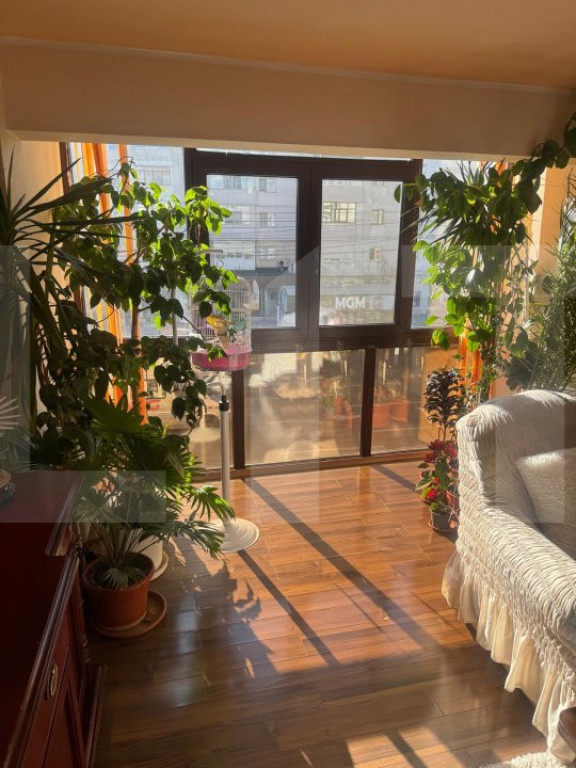 Apartament decomandat de vânzare, 80 mp, 3 camere, 2 băi ,