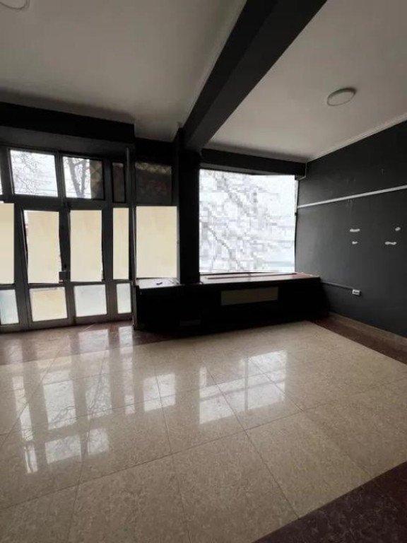 Spatiu comercial 84 mp zona centrala, stare foarte buna