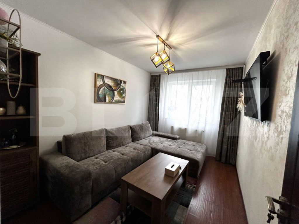 Apartament 3 camere, decomandat, 74 mp, zona Alma