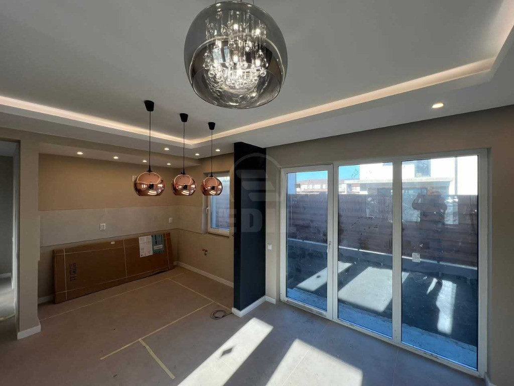 Casa tip uplex finisata,zona Urusagului